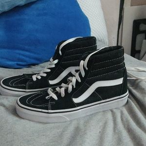 Black Vans Hightops (8 M US) (9.5 W US)